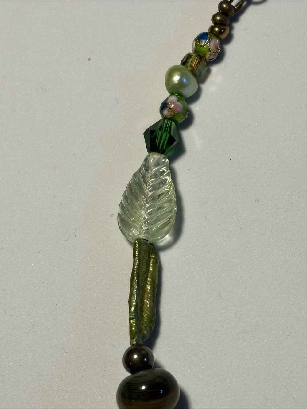 “Fern Hollow Frog”-Botanical Necklace with Glass Frog,Pearls,Cloisonné - Picture 8 of 10